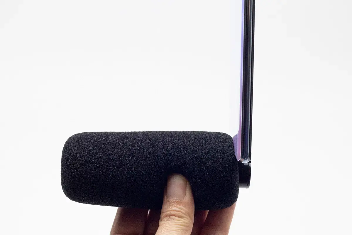 How to Connect Your Mobile Phones with External Microphones?