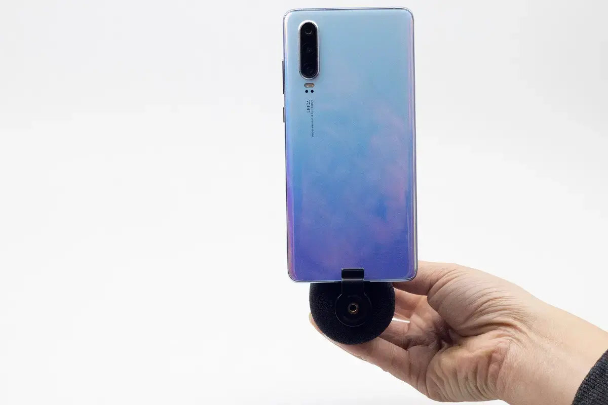 How to Connect Your Mobile Phones with External Microphones?